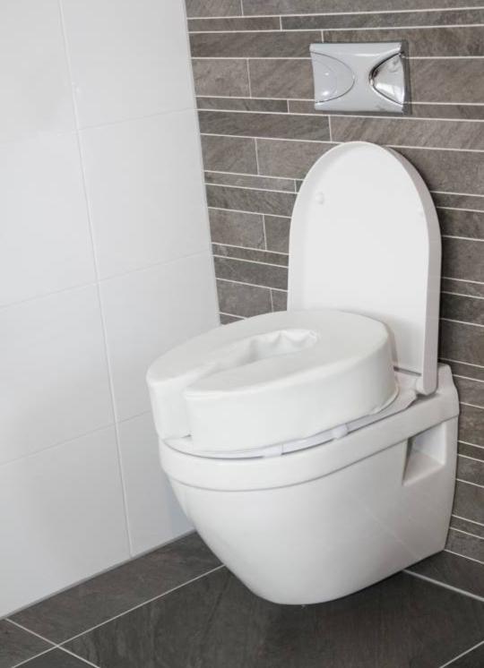 Atlantis Padded Raised Toilet Seat - Ingennov8