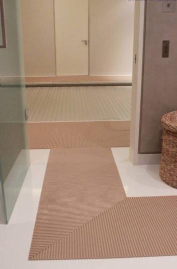 anti-slip wet room matting